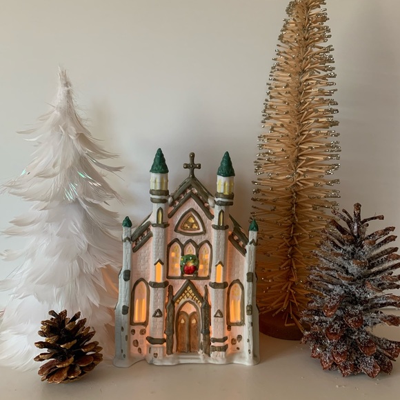 Vintage Collins  Christmas Holiday Lighted  Expression Ceramic Church - Picture 6 of 13